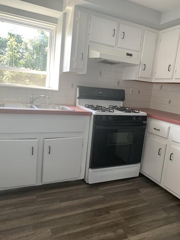 507 Third Street Fall River, MA 02721 - Photo 15 of 28