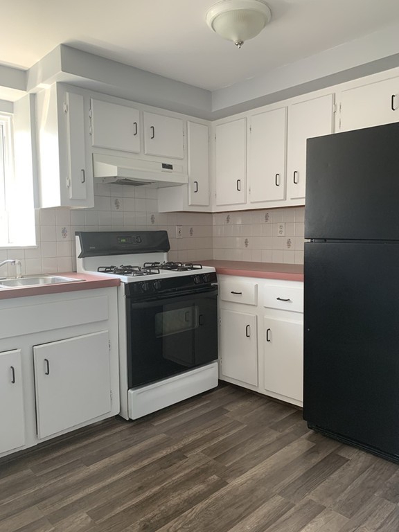 507 Third Street Fall River, MA 02721 - Photo 16 of 28