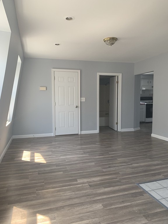 507 Third Street Fall River, MA 02721 - Photo 18 of 28