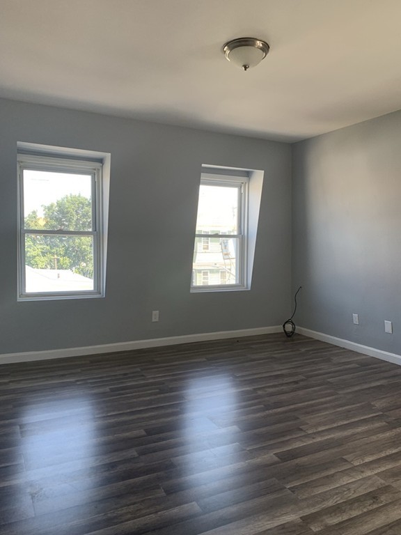 507 Third Street Fall River, MA 02721 - Photo 19 of 28