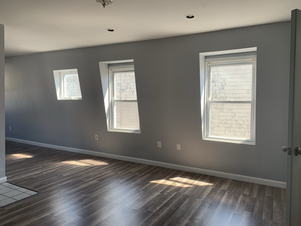 507 Third Street Fall River, MA 02721 - Photo 20 of 28