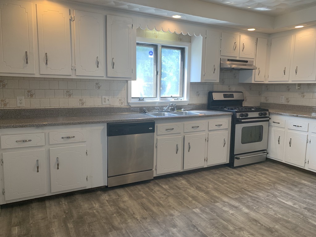 507 Third Street Fall River, MA 02721 - Photo 3 of 28
