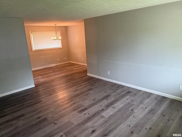 $1,400 | 2624 North Renwood Avenue, Peoria, IL 61604