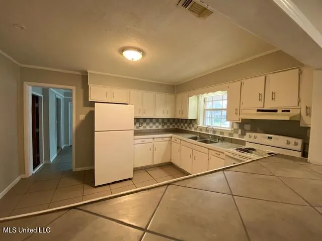 $1,600 | 1304 Poplar Avenue, Gulfport, MS 39507