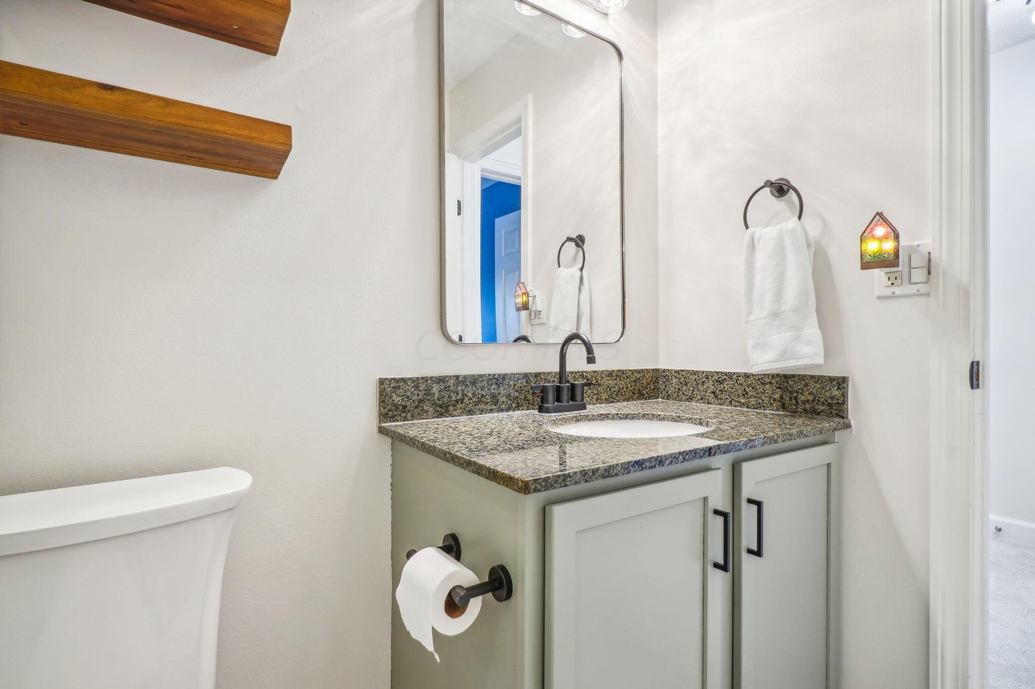 1227 Weybridge Road Columbus, OH 43220 - Photo 21 of 32 Full Bath