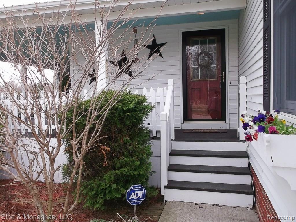 5267 Davis Road St. Clair, MI 48079 - Photo 6 of 55 DSCF0134 (Medium).jpg