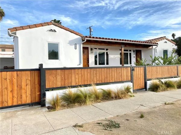 $4,200 | 1274 South Muirfield Road, Los Angeles, CA 90019