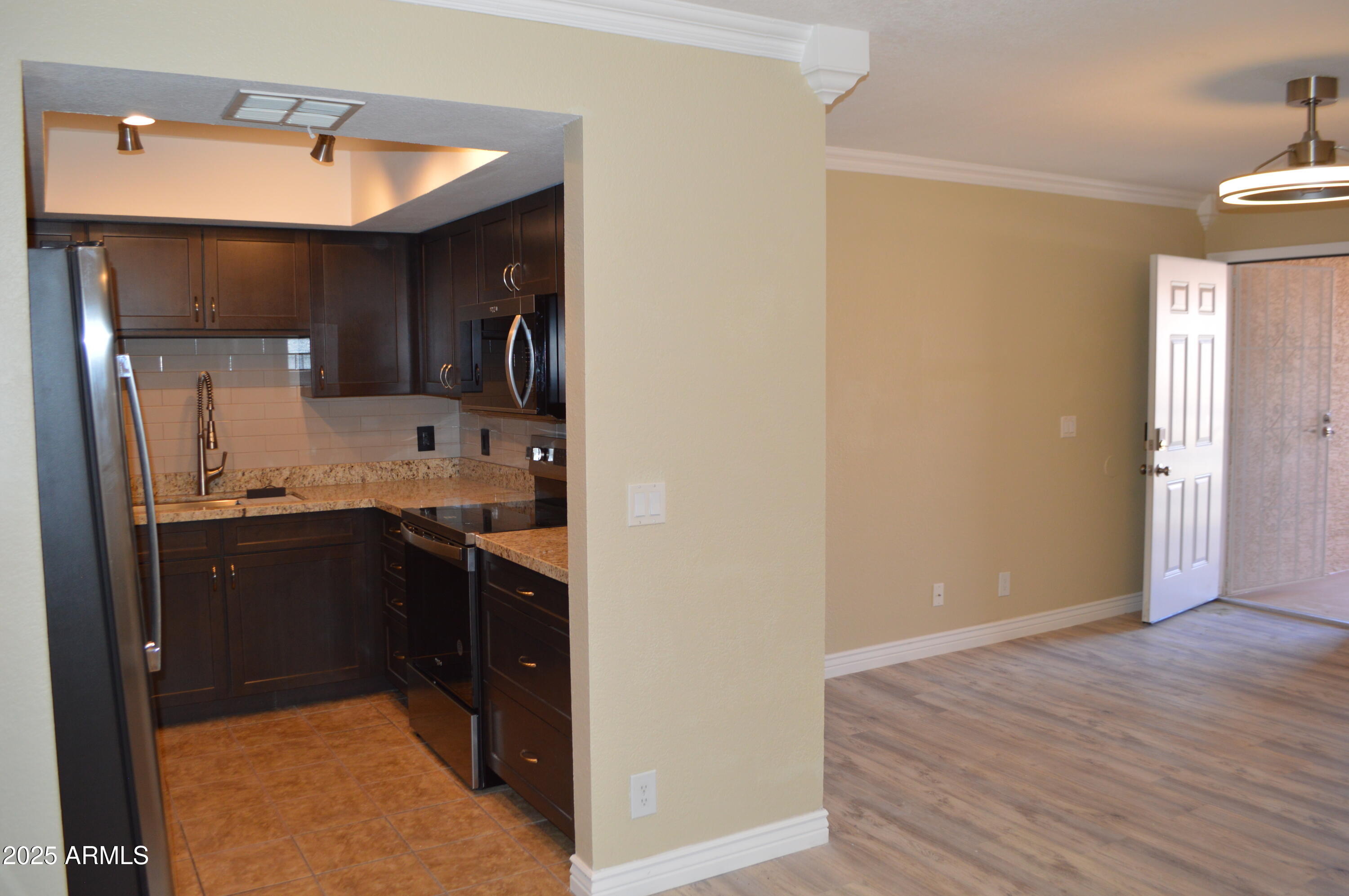1340 North Recker Road, Unit 254 Mesa, AZ 85205 - Photo 5 of 30 full great kitchen