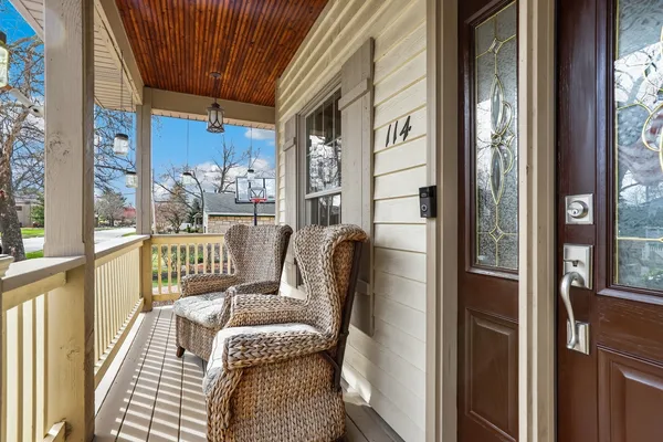 $1,200,000 | 114 Hickory Street, Frankfort, IL 60423