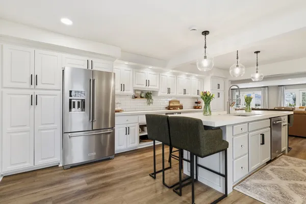 $1,200,000 | 114 Hickory Street, Frankfort, IL 60423