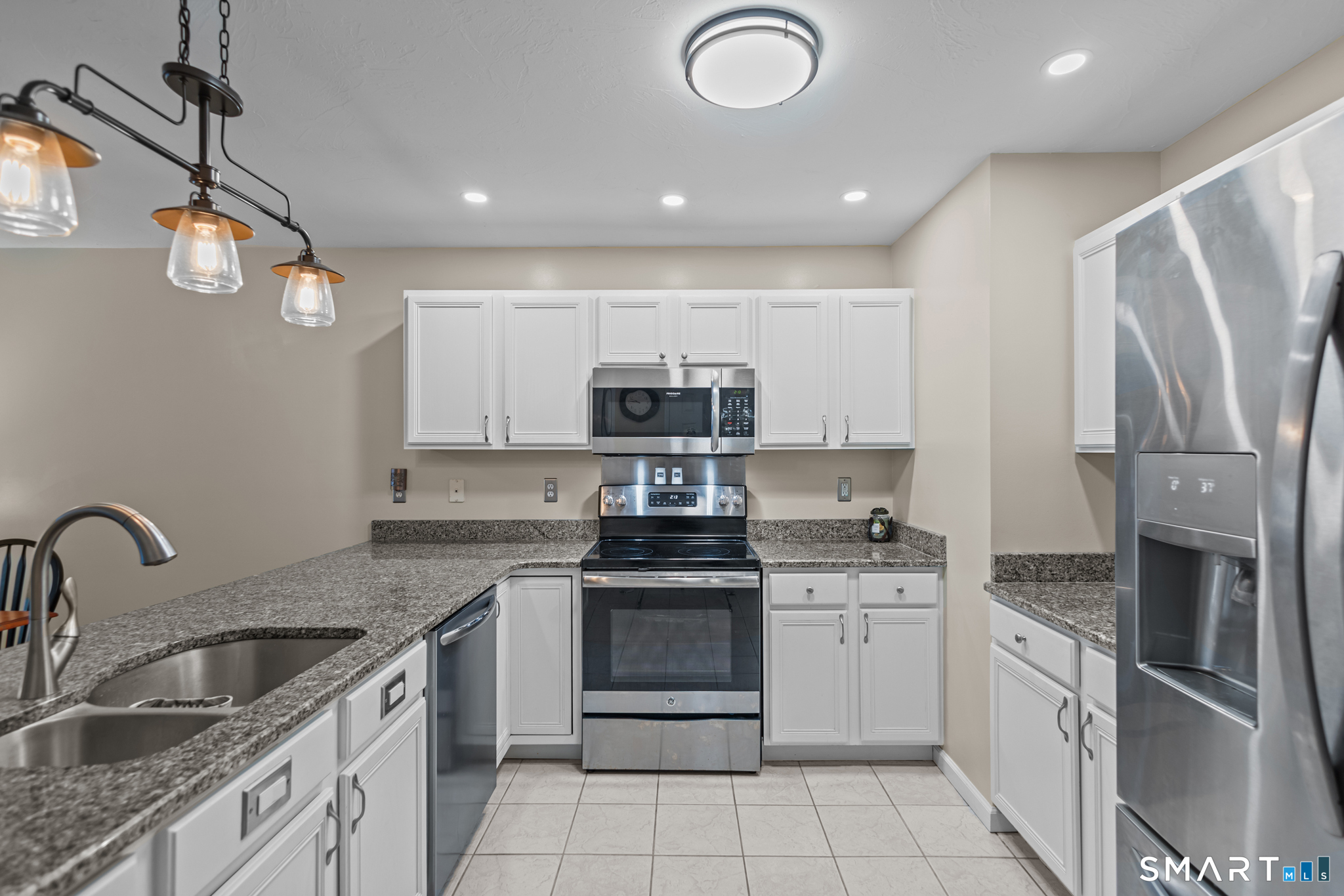 50 Richmond Road, Unit 10 Putnam, CT 06260 - Photo 2 of 40