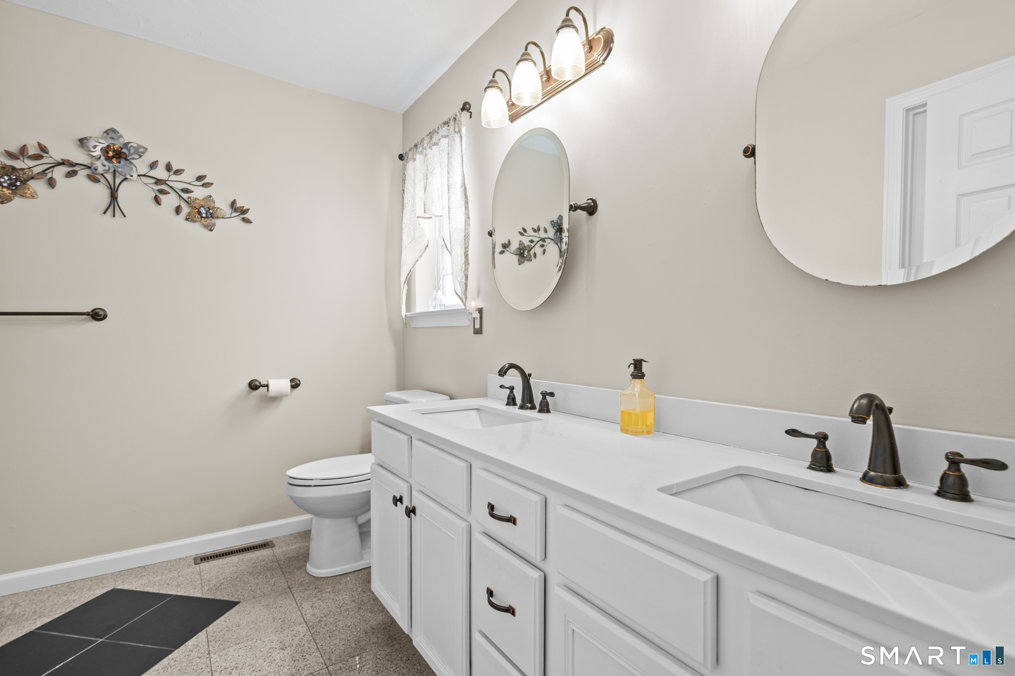 50 Richmond Road, Unit 10 Putnam, CT 06260 - Photo 24 of 40