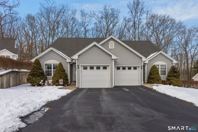 $360,000 | 50 Richmond Road, Unit 10, Putnam, CT 06260