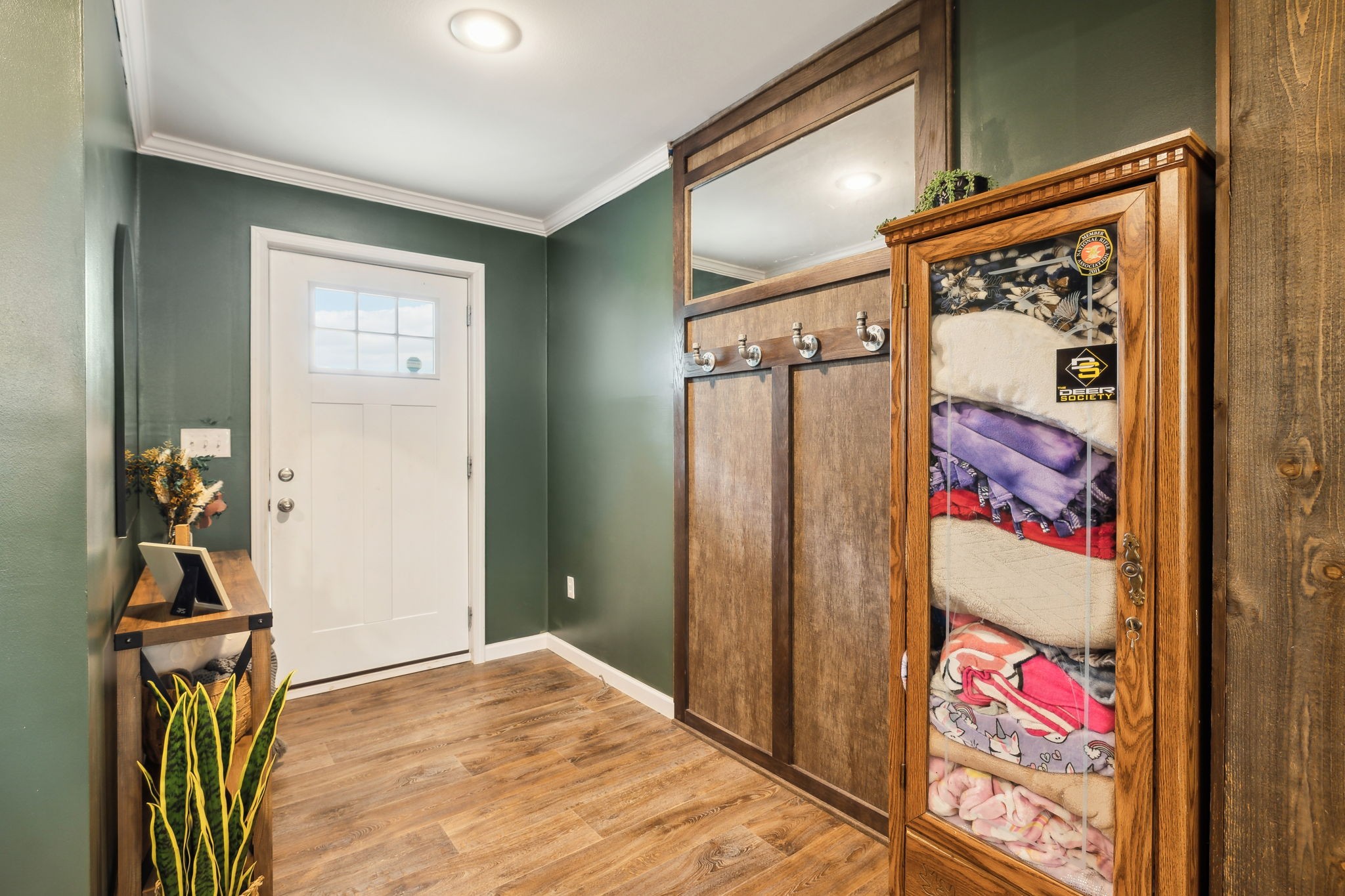2182 New Home Road Smithville, TN 37166 - Photo 6 of 67 a view of an entryway with wooden floor