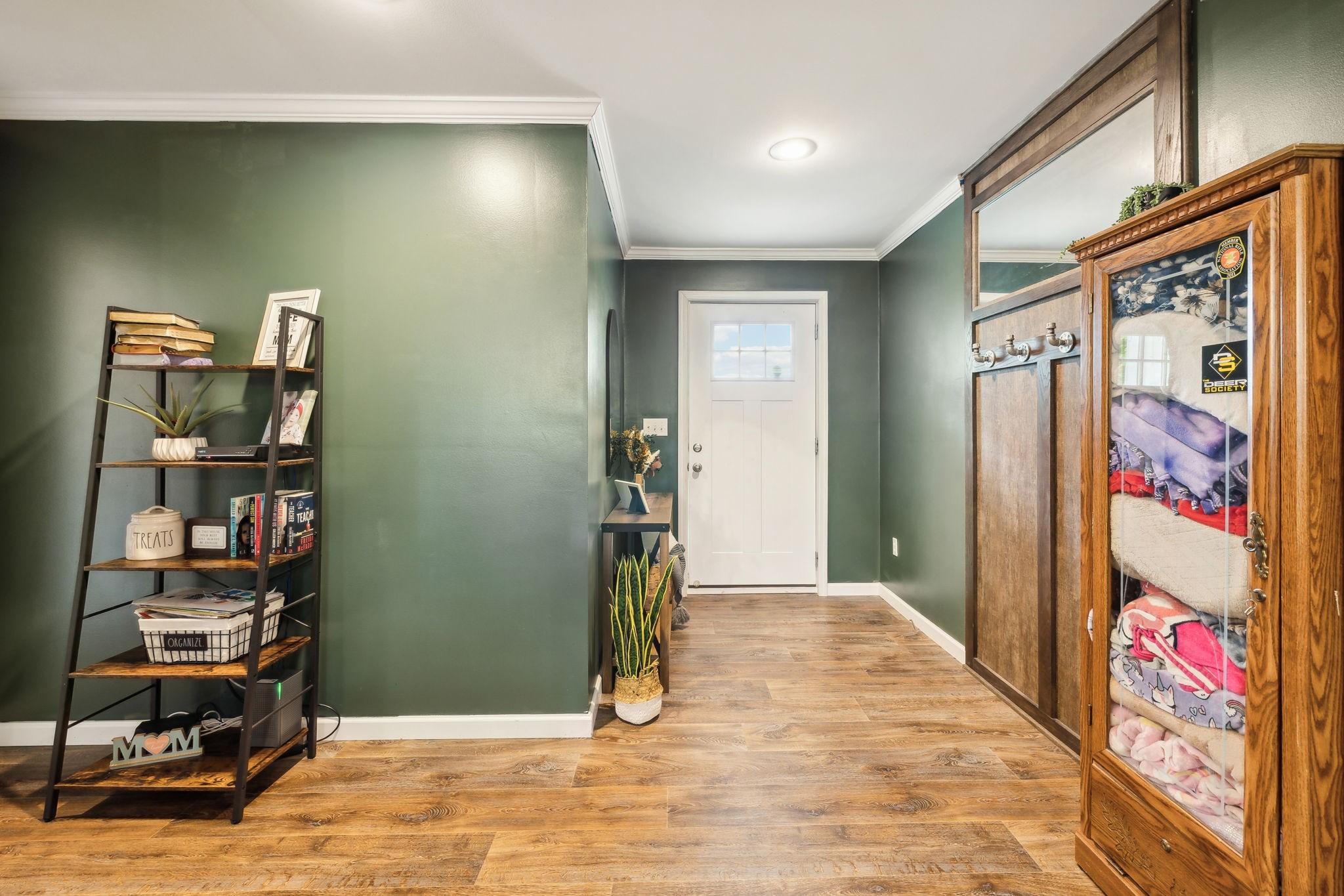 2182 New Home Road Smithville, TN 37166 - Photo 7 of 67 a view of an entryway