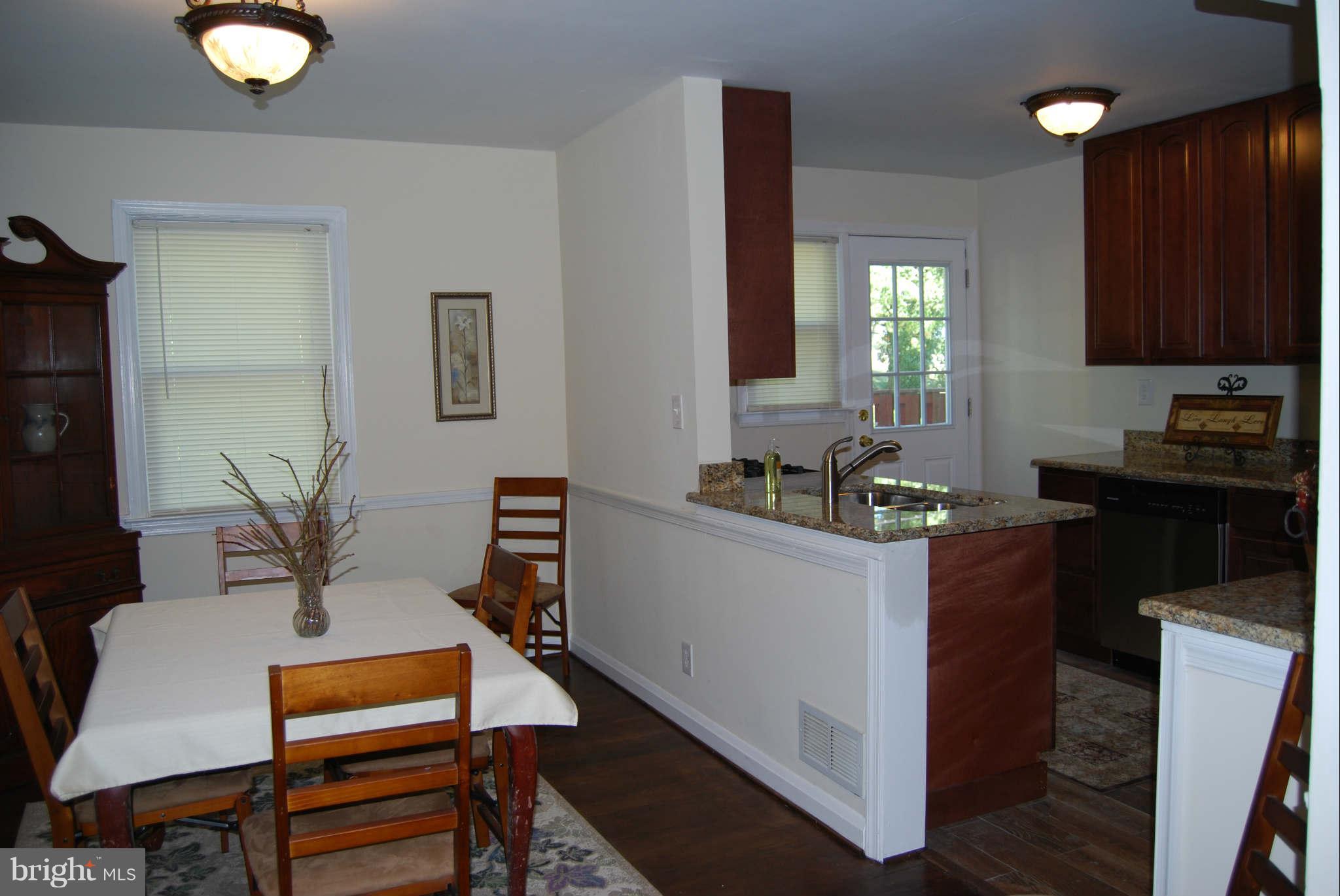 101 Garden Ridge Road Baltimore, MD 21228 - Photo 8 of 22 Dining Room