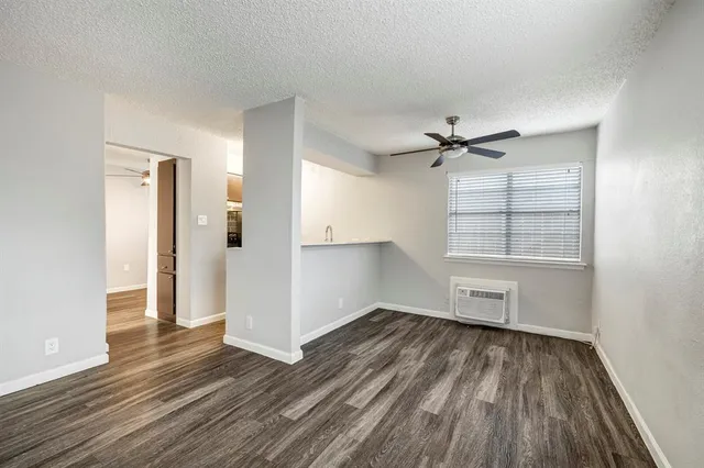 $825 | 4314 Gillis Street, Unit 108, Austin, TX 78704