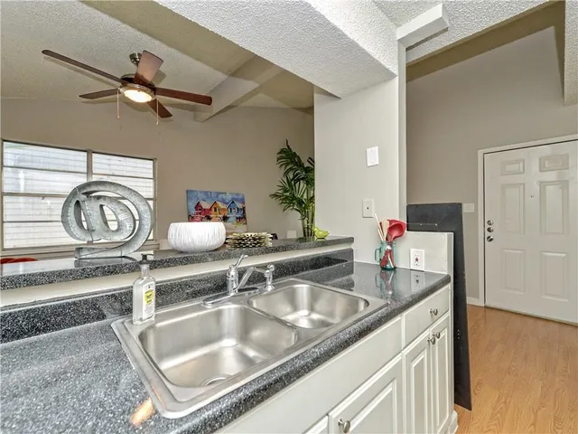 $825 | 4314 Gillis Street, Unit 108, Austin, TX 78704