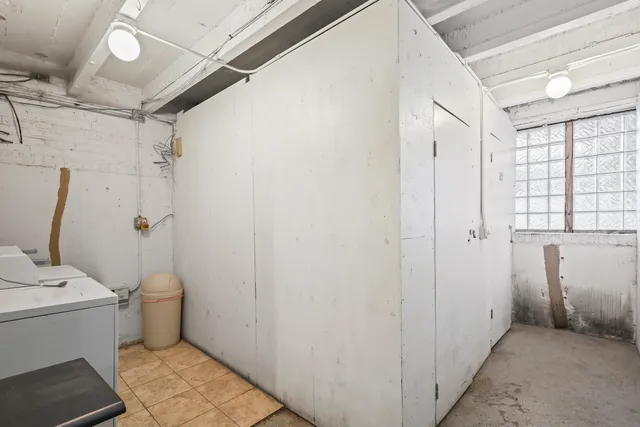 $160,000 | 2626 West Catalpa Avenue, Unit 21, Chicago, IL 60625