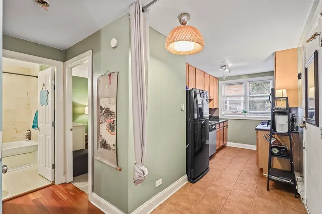 $160,000 | 2626 West Catalpa Avenue, Unit 21, Chicago, IL 60625