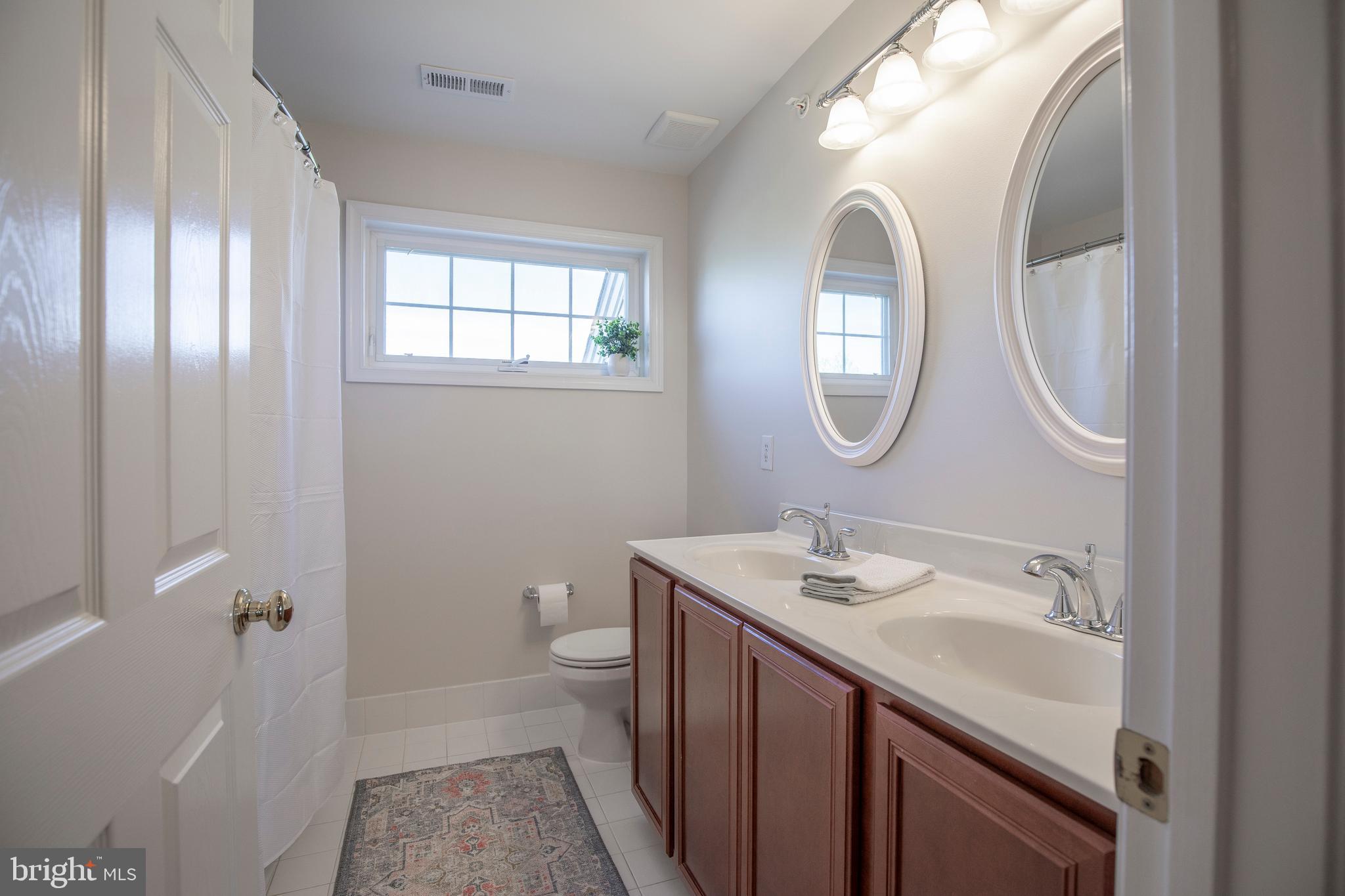 2101 Lincolnshire Road Furlong, PA 18925 - Photo 32 of 58 HALL BATH