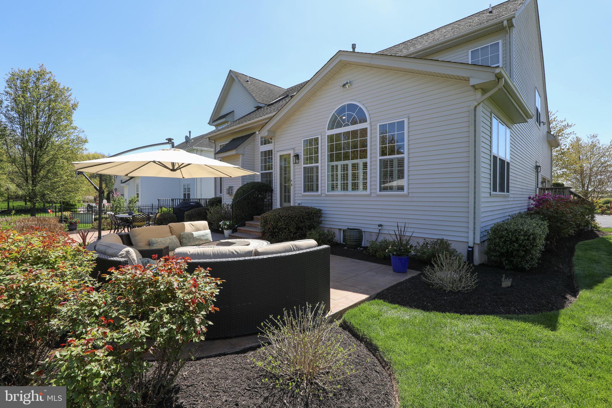 2101 Lincolnshire Road Furlong, PA 18925 - Photo 38 of 58 FLORAL BEDS