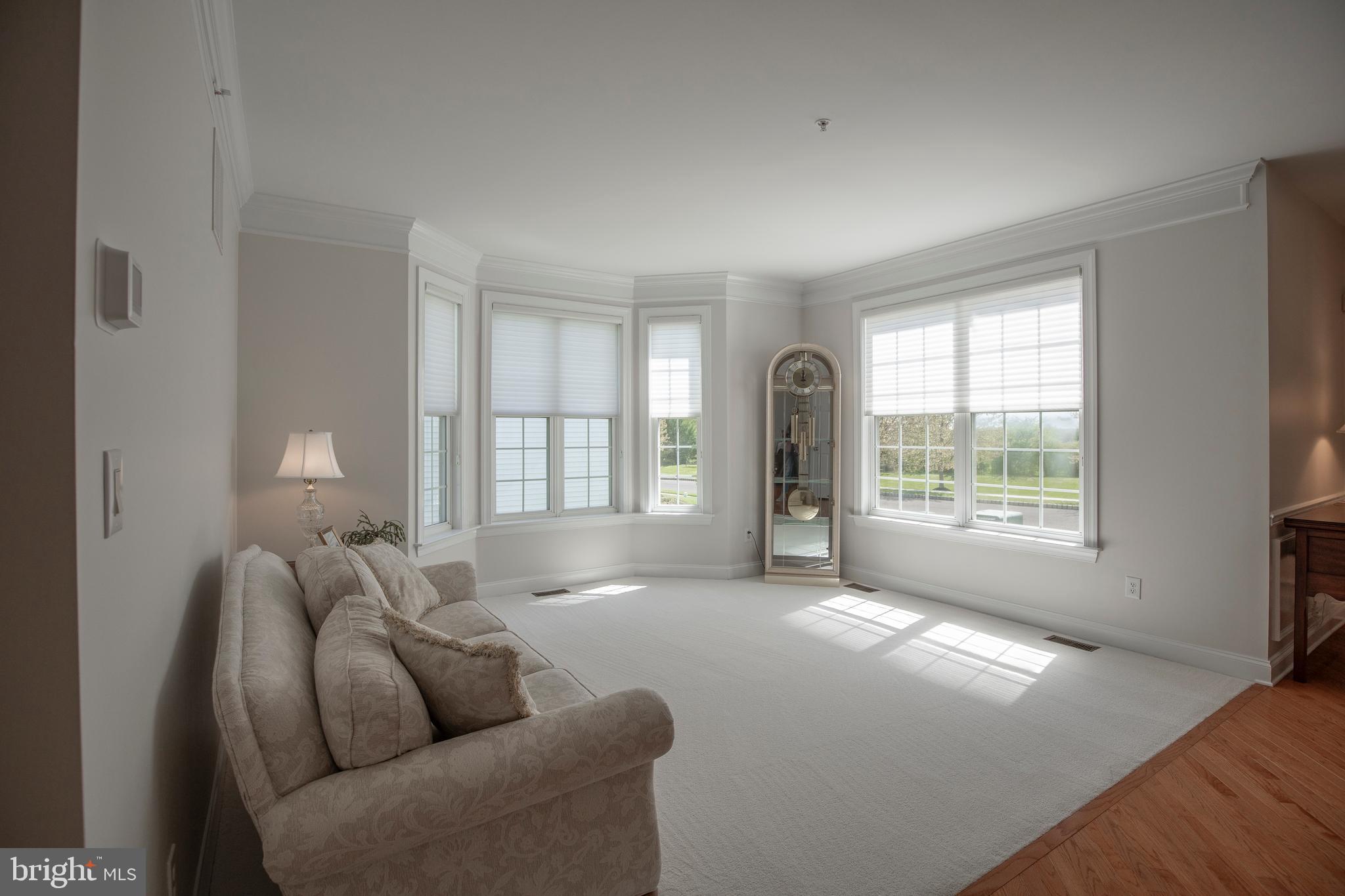 2101 Lincolnshire Road Furlong, PA 18925 - Photo 4 of 58 LIVING ROOM