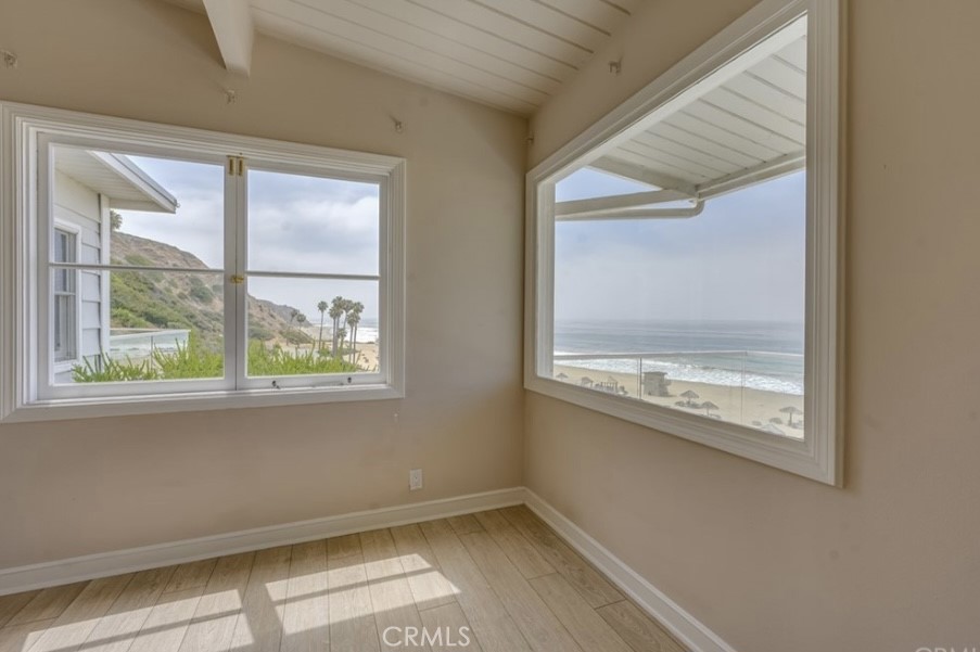 122 Spindrift Lane Rancho Palos Verdes, CA 90275 - Photo 14 of 17 a view of empty room with window