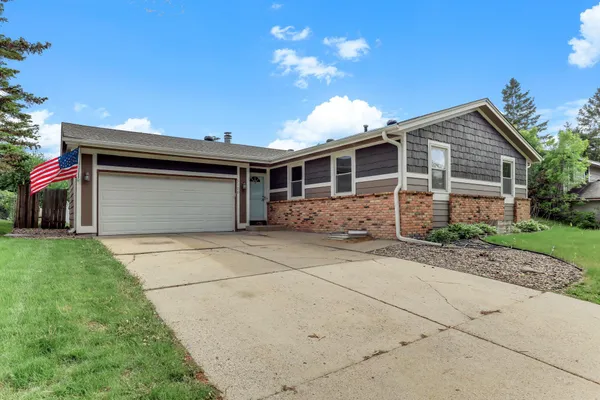 $390,000 | 5120 148th Path West, Apple Valley, MN 55124
