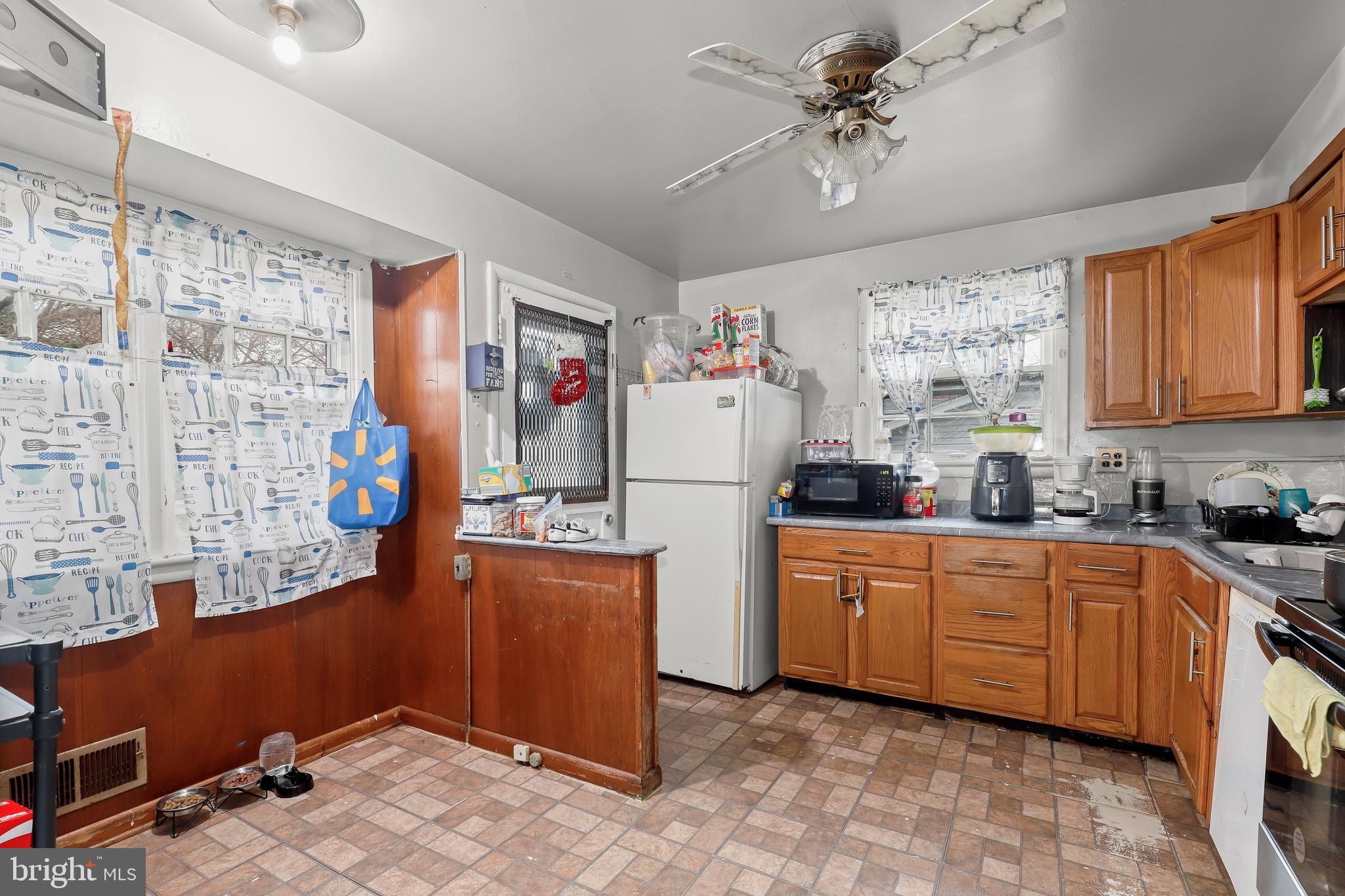 320 University Boulevard East Silver Spring, MD 20901 - Photo 7 of 24 Kitchen