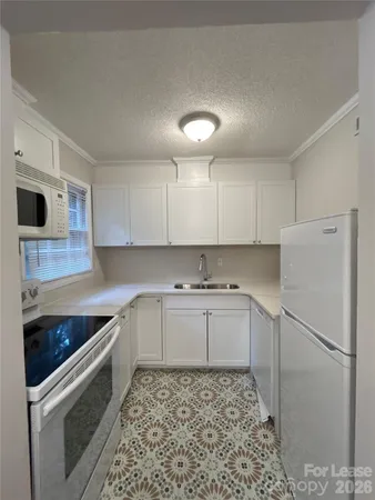 $1,300 | 926 Hollywood Street, Charlotte, NC 28211