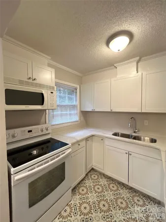 $1,300 | 926 Hollywood Street, Charlotte, NC 28211