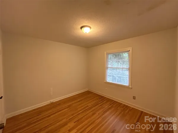 $1,300 | 926 Hollywood Street, Charlotte, NC 28211