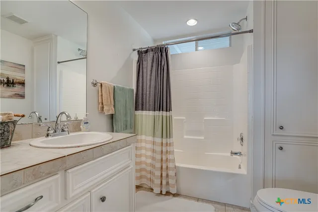 $2,500 | 420 Lake Forest, Canyon Lake, TX 78133