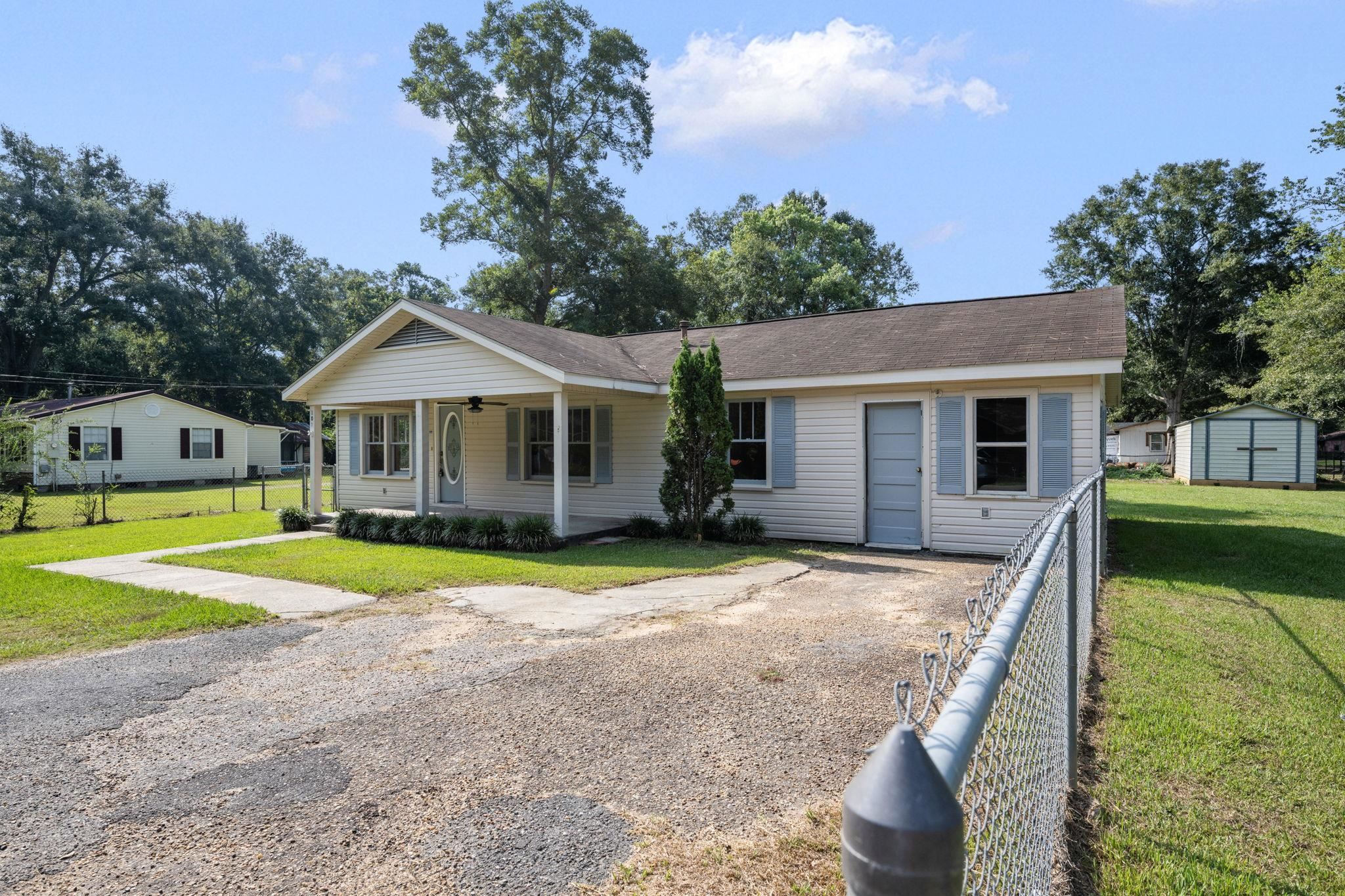 107 Mango Street Bay Minette, AL 36507 - Photo 3 of 27