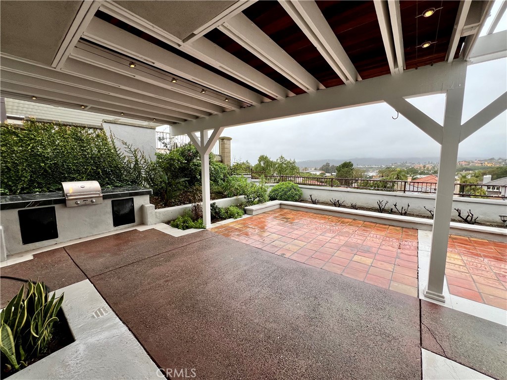 15 Larkfield Lane Laguna Niguel, CA 92677 - Photo 21 of 55 a view of a porch
