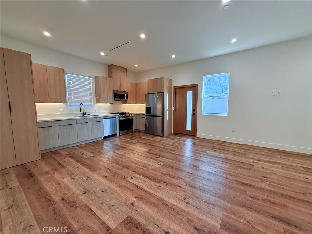 6900 Corbin Avenue Reseda, CA 91335 - Photo 37 of 57