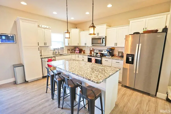 $525,000 | 19202 Braeburn Drive, Evansville, IN 47725