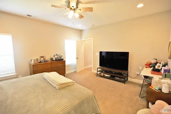 $525,000 | 19202 Braeburn Drive, Evansville, IN 47725