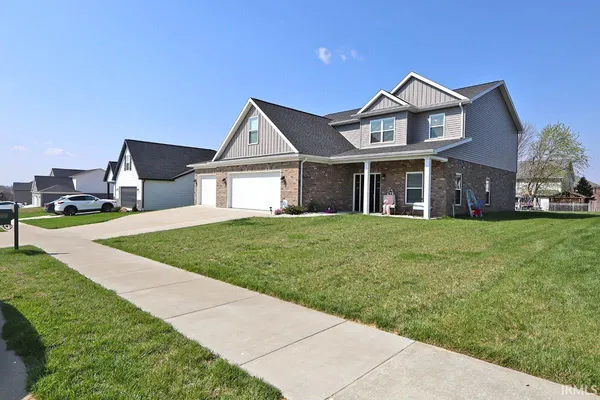 $525,000 | 19202 Braeburn Drive, Evansville, IN 47725