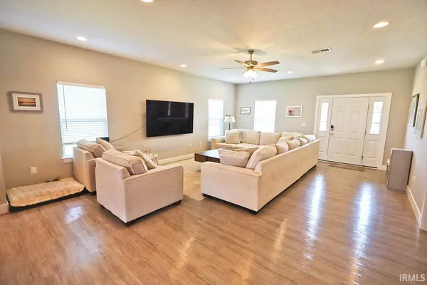 $525,000 | 19202 Braeburn Drive, Evansville, IN 47725