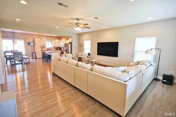 $525,000 | 19202 Braeburn Drive, Evansville, IN 47725