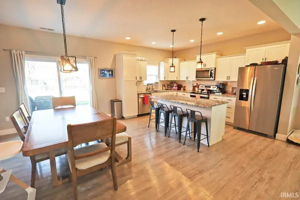 $525,000 | 19202 Braeburn Drive, Evansville, IN 47725