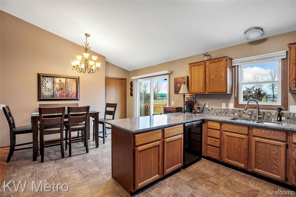 29670 Hickey Road Chesterfield, MI 48051 - Photo 10 of 28