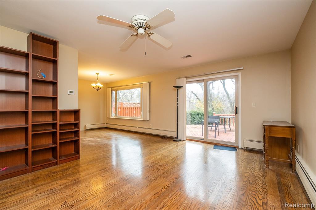 16317 Riverside Drive Livonia, MI 48154 - Photo 12 of 37 Gallery Image 12