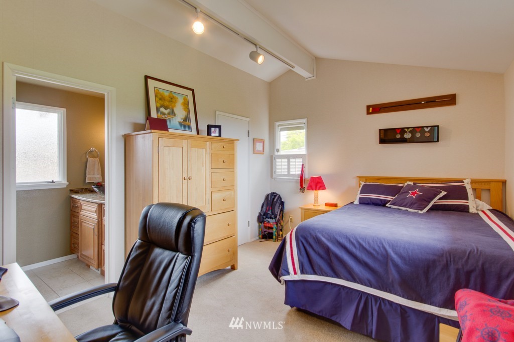 308 Heather Road Everett, WA 98203 - Photo 14 of 17
