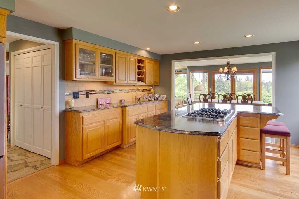 308 Heather Road Everett, WA 98203 - Photo 8 of 17