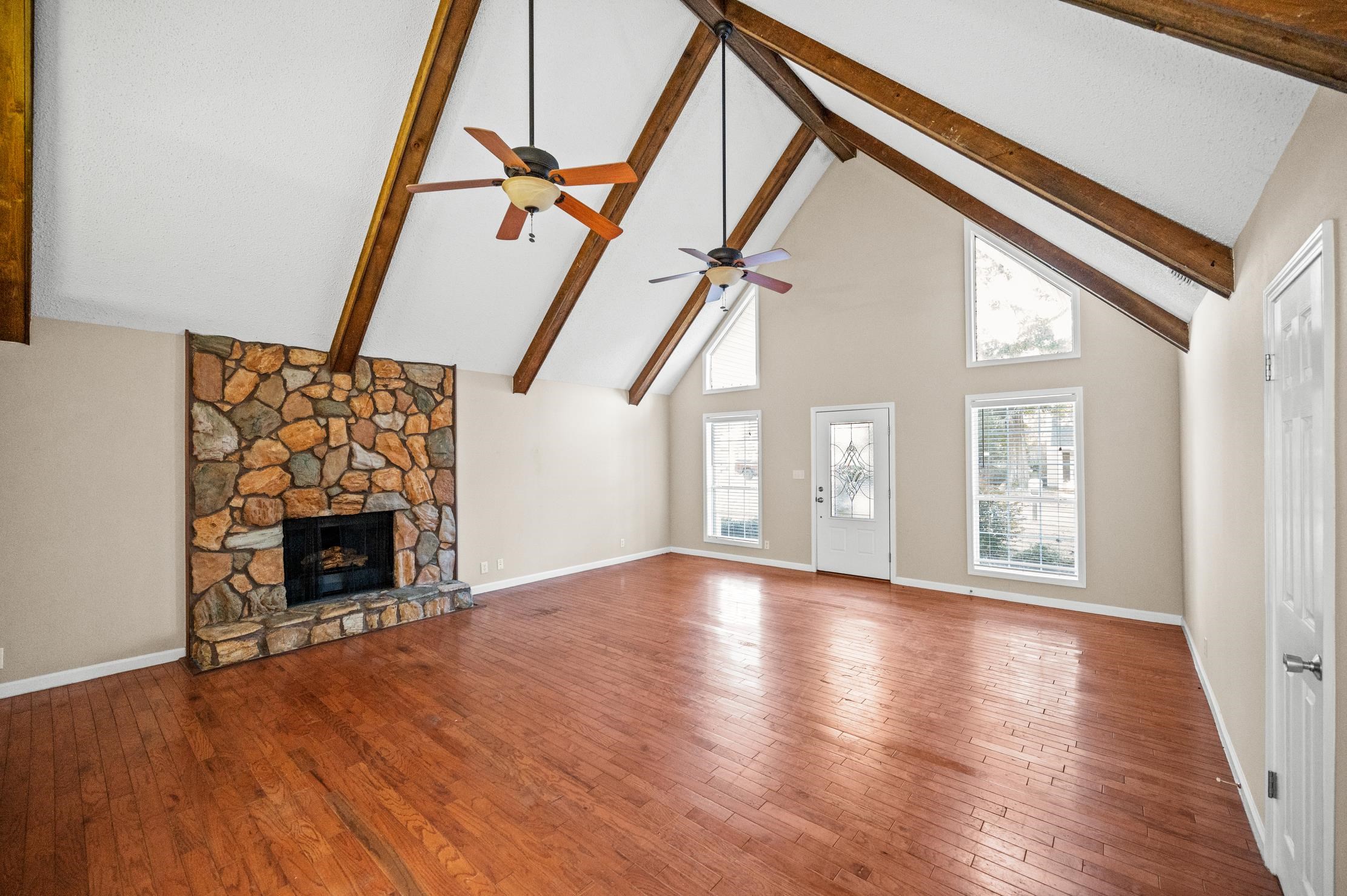 111 Montclair Loop Daphne, AL 36526 - Photo 2 of 18 Living Room