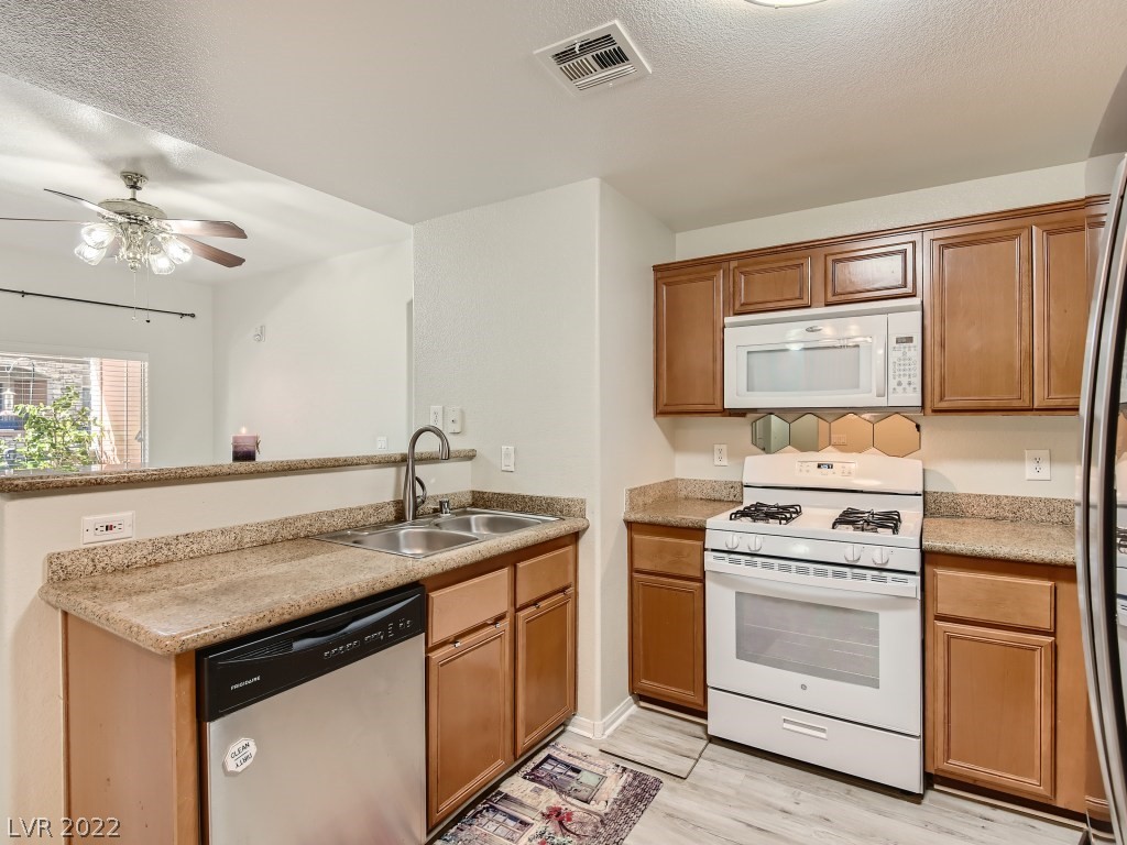 7701 West Robindale Road, Unit 161 Las Vegas, NV 89113 - Photo 8 of 19