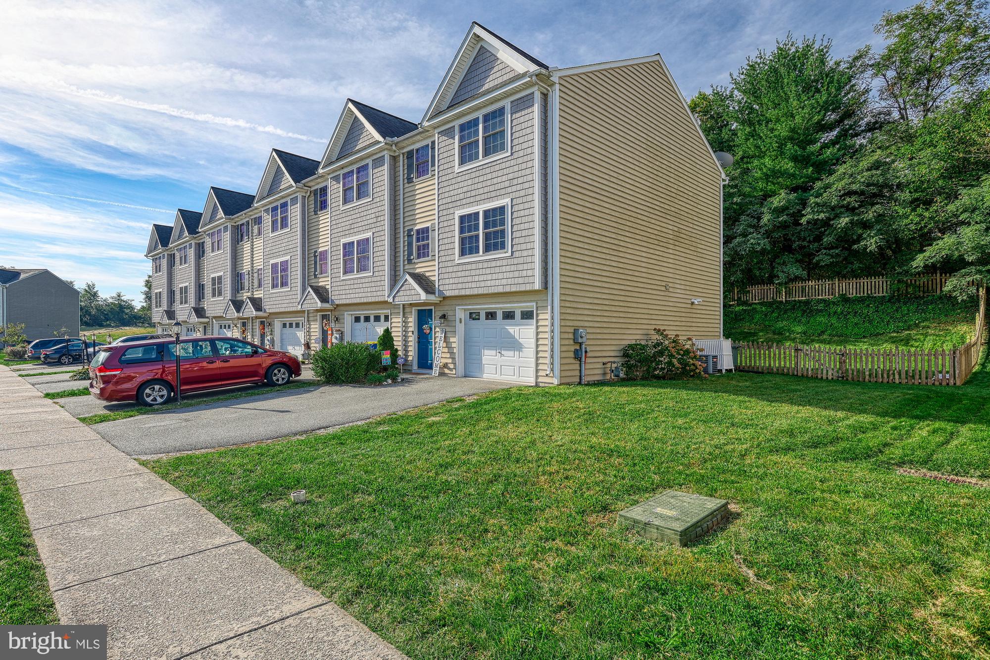 600 Kentwell Drive York, PA 17406 - Photo 3 of 37 Gallery Image 3